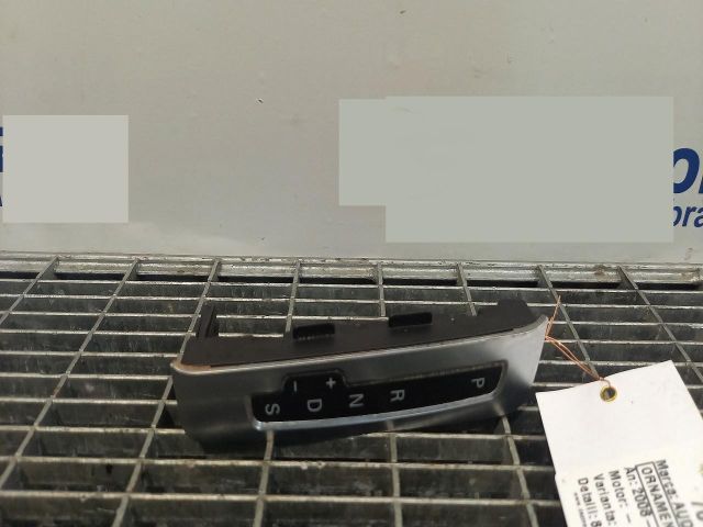 bontott AUDI Q5 Váltókar Keret