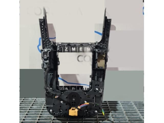 bontott AUDI Q5 Váltókar Keret