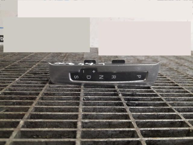 bontott AUDI Q5 Váltókar Keret