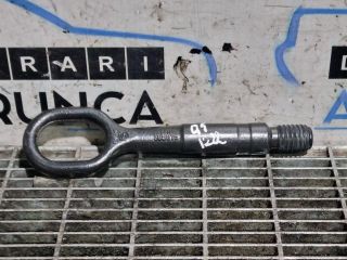 bontott AUDI Q5 Vonóhorog