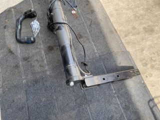 bontott AUDI Q5 Vonóhorog