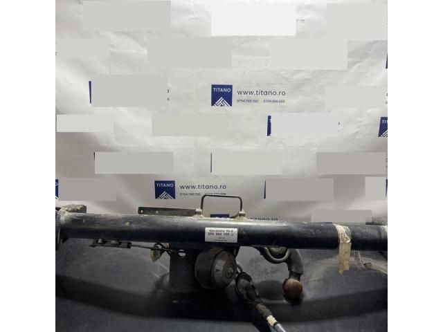 bontott AUDI Q5 Vonóhorog