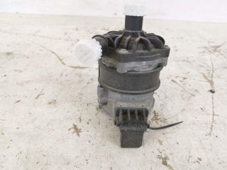 bontott AUDI Q7 Vízpumpa