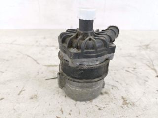 bontott AUDI Q7 Vízpumpa