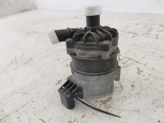 bontott AUDI Q7 Vízpumpa