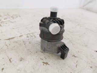 bontott AUDI Q7 Vízpumpa