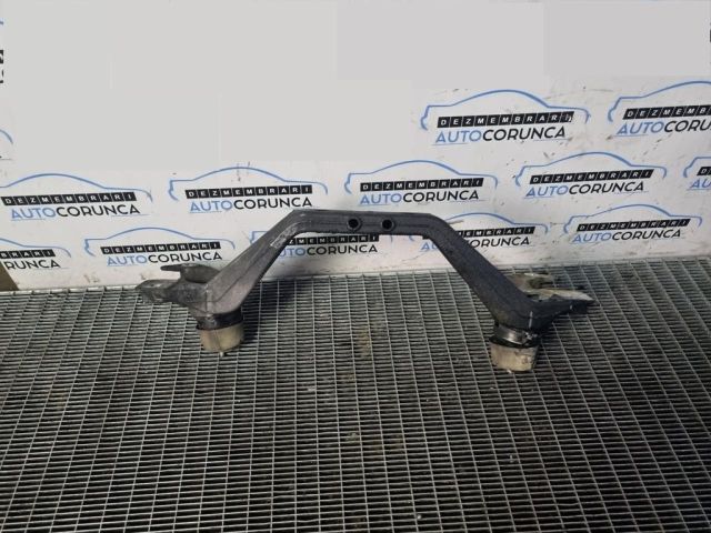 bontott AUDI Q7 Alsó Összekötő