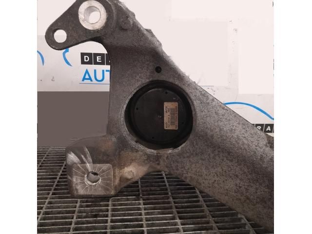 bontott AUDI Q7 Alsó Összekötő