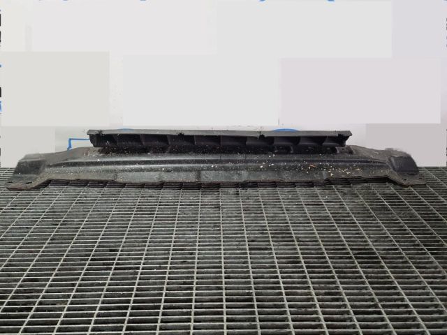 bontott AUDI Q7 Alsó Összekötő