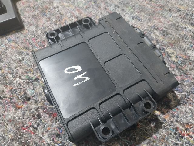 bontott AUDI Q7 Automata Váltó Elektronika