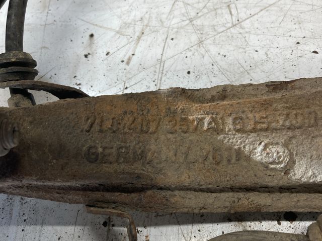 bontott AUDI Q7 Bal első Csonkállvány Kerékaggyal