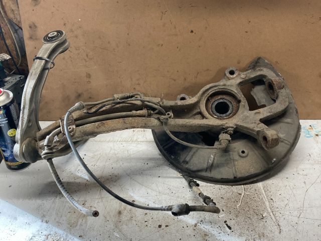 bontott AUDI Q7 Bal első Csonkállvány Kerékaggyal