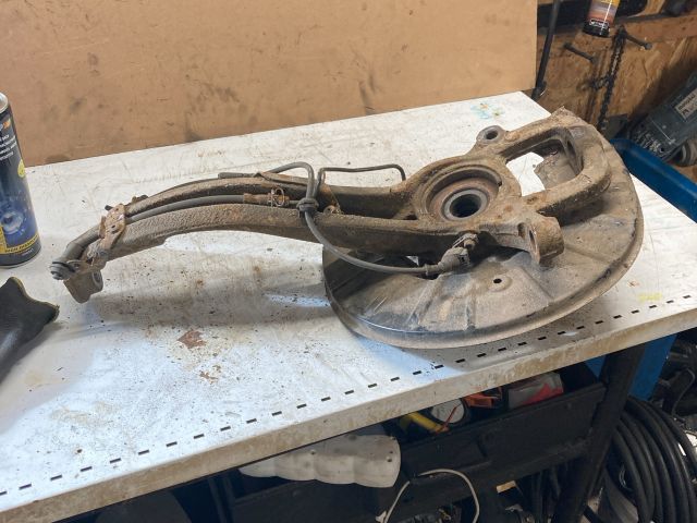 bontott AUDI Q7 Bal első Csonkállvány Kerékaggyal