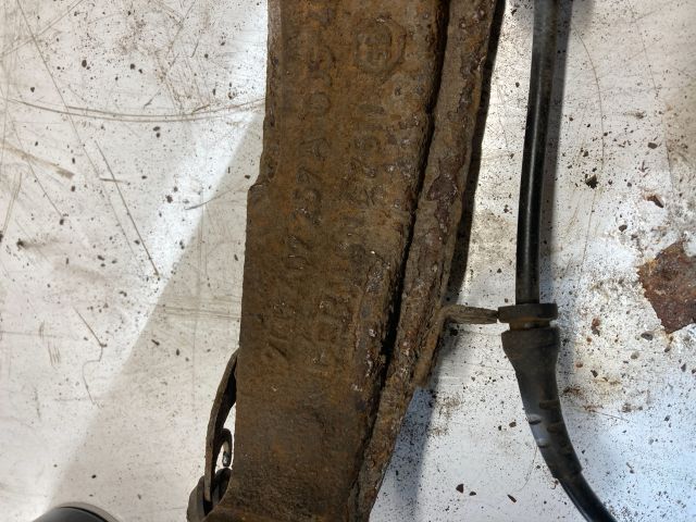 bontott AUDI Q7 Bal első Csonkállvány Kerékaggyal