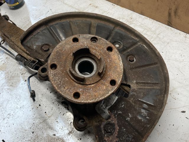 bontott AUDI Q7 Bal első Csonkállvány Kerékaggyal