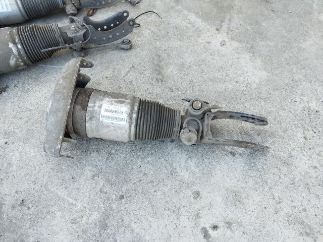 bontott AUDI Q7 Bal első Rugó