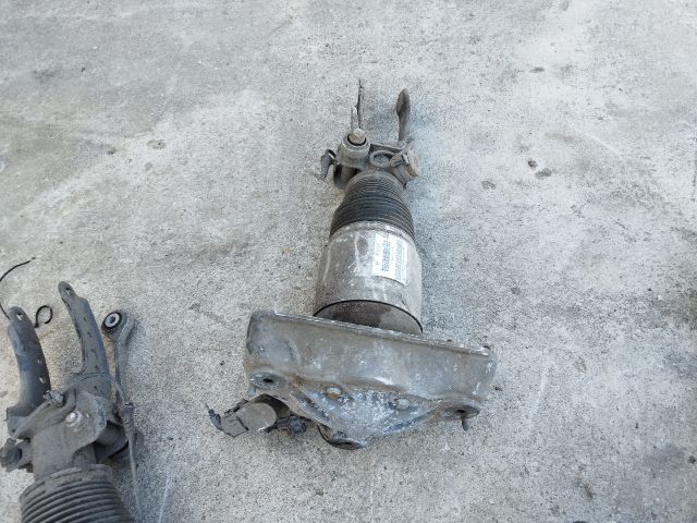 bontott AUDI Q7 Bal első Rugó