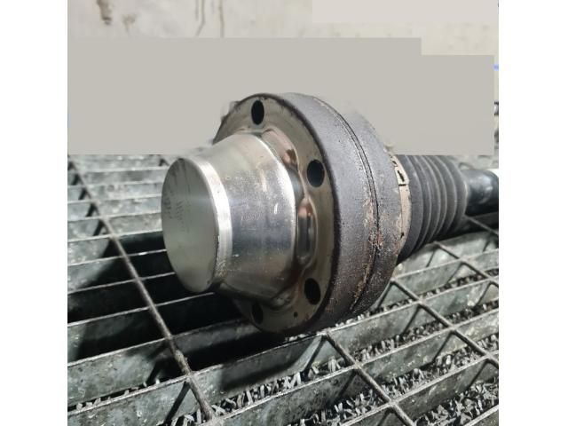 bontott AUDI Q7 Bal Féltengely