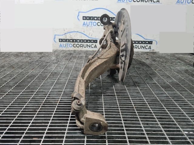 bontott AUDI Q7 Bal hátsó Csonkállvány