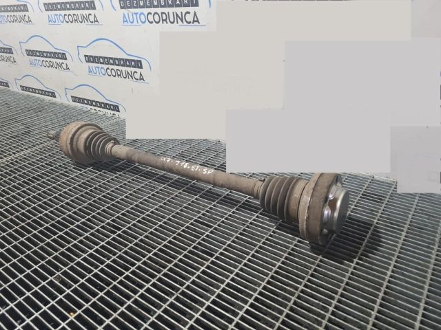 bontott AUDI Q7 Bal hátsó Féltengely