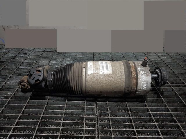 bontott AUDI Q7 Bal hátsó Rugó