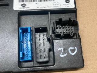 bontott AUDI Q7 Biztosítéktábla Motortér