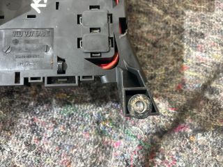 bontott AUDI Q7 Biztosítéktábla Motortér