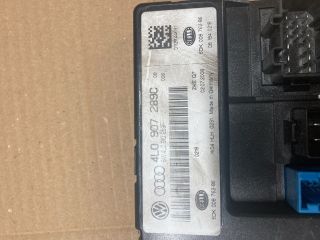 bontott AUDI Q7 Biztosítéktábla Motortér