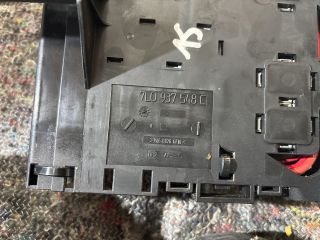 bontott AUDI Q7 Biztosítéktábla Motortér