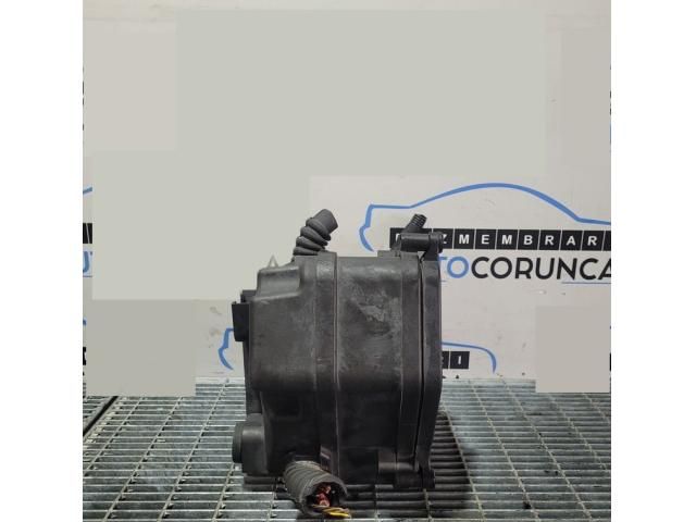 bontott AUDI Q7 Biztosítéktábla Motortér