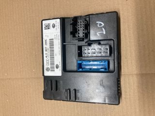 bontott AUDI Q7 Biztosítéktábla Motortér