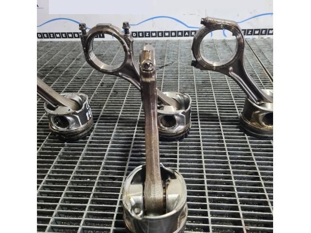 bontott AUDI Q7 Dugattyú