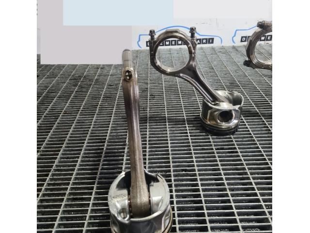 bontott AUDI Q7 Dugattyú