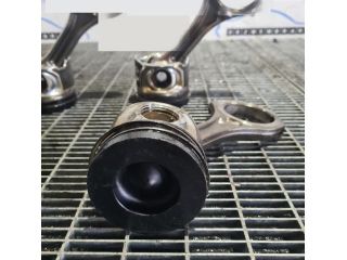 bontott AUDI Q7 Dugattyú