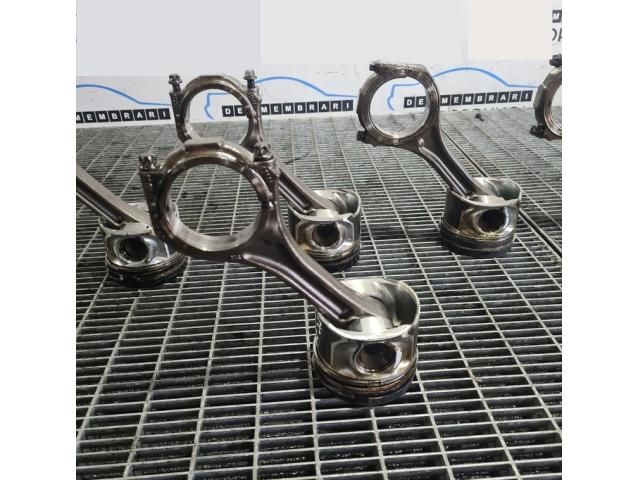 bontott AUDI Q7 Dugattyú