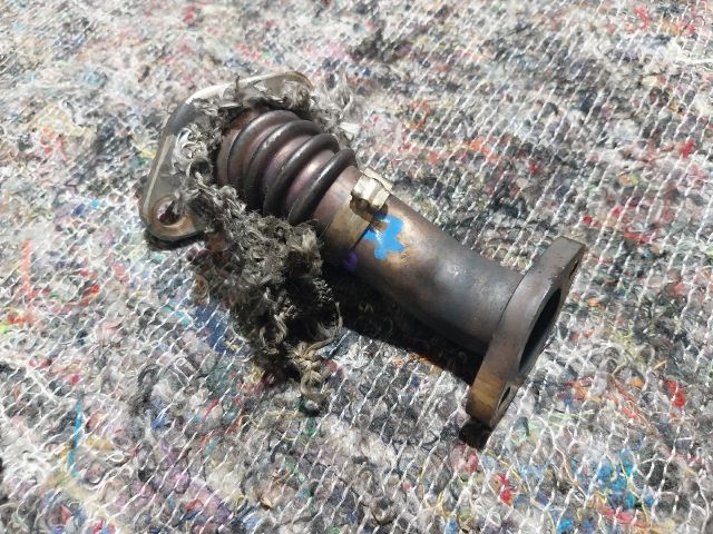 bontott AUDI Q7 EGR Hűtő Cső