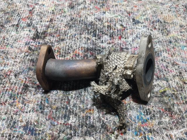 bontott AUDI Q7 EGR Hűtő Cső