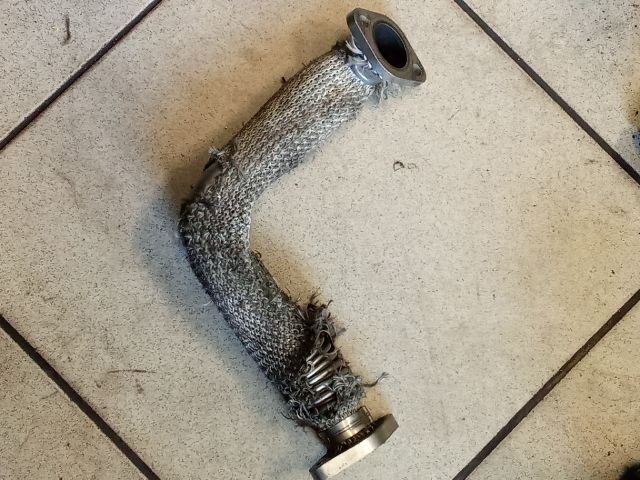 bontott AUDI Q7 EGR Hűtő Cső