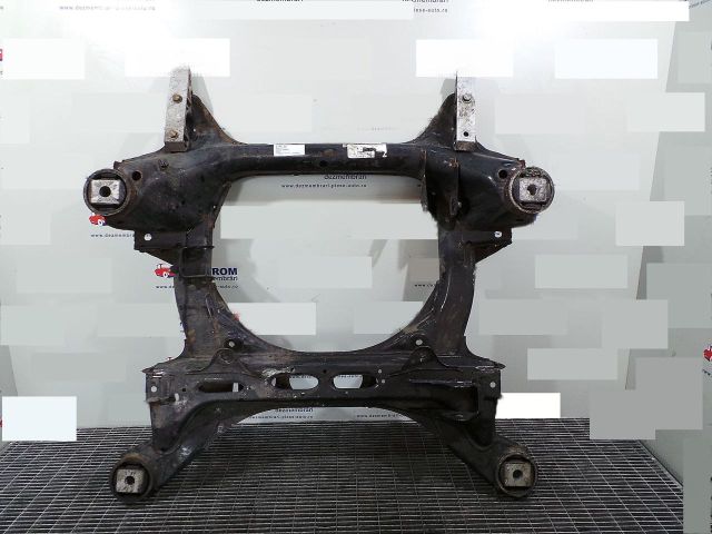 bontott AUDI Q7 Első Bölcső