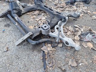 bontott AUDI Q7 Első Bölcső