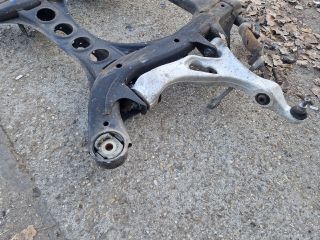 bontott AUDI Q7 Első Bölcső