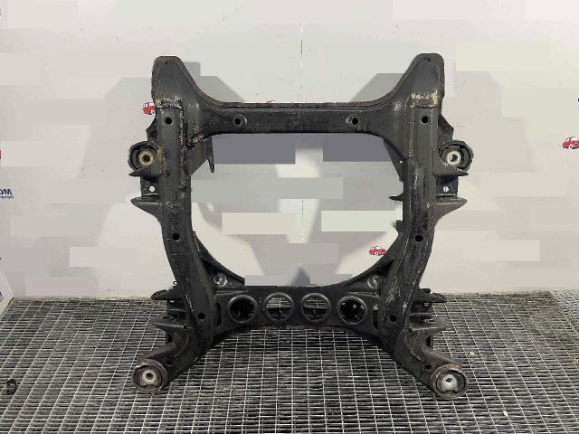 bontott AUDI Q7 Első Bölcső