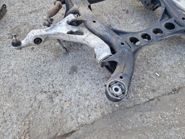 bontott AUDI Q7 Első Bölcső