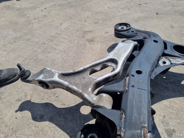 bontott AUDI Q7 Első Bölcső