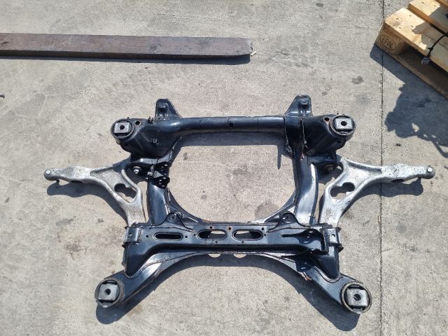 bontott AUDI Q7 Első Bölcső