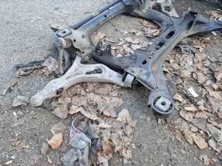 bontott AUDI Q7 Első Bölcső