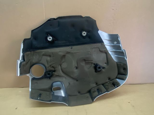 bontott AUDI Q7 Felső Motorburkolat