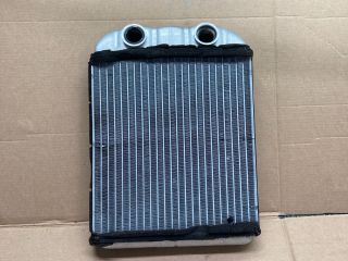 bontott AUDI Q7 Fűtőradiátor