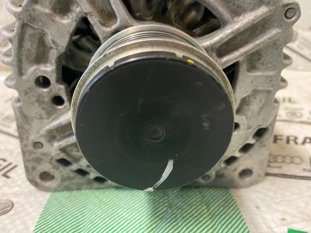 bontott AUDI Q7 Generátor