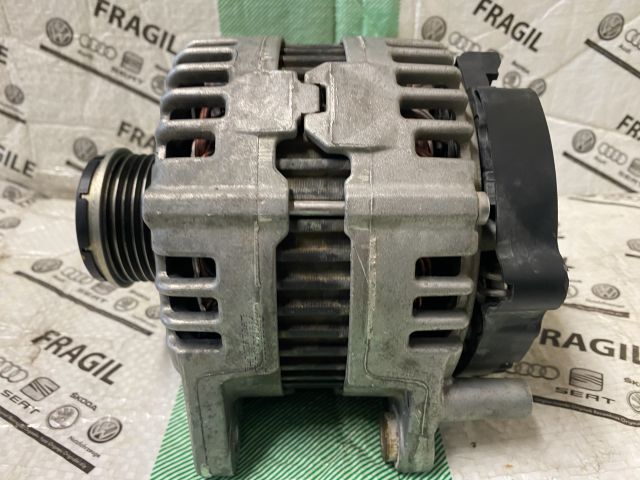 bontott AUDI Q7 Generátor